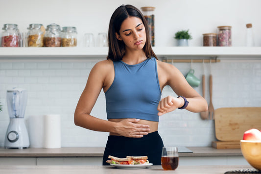 Fasting causing gas? Learn why it happens, which foods trigger it, and 10 proven strategies to stop it — plus an odor-filtering solution for total confidence.